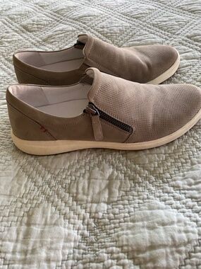 Josef Seibel Side Zip Loafers White Sole size EU 40 / US Women’s 9